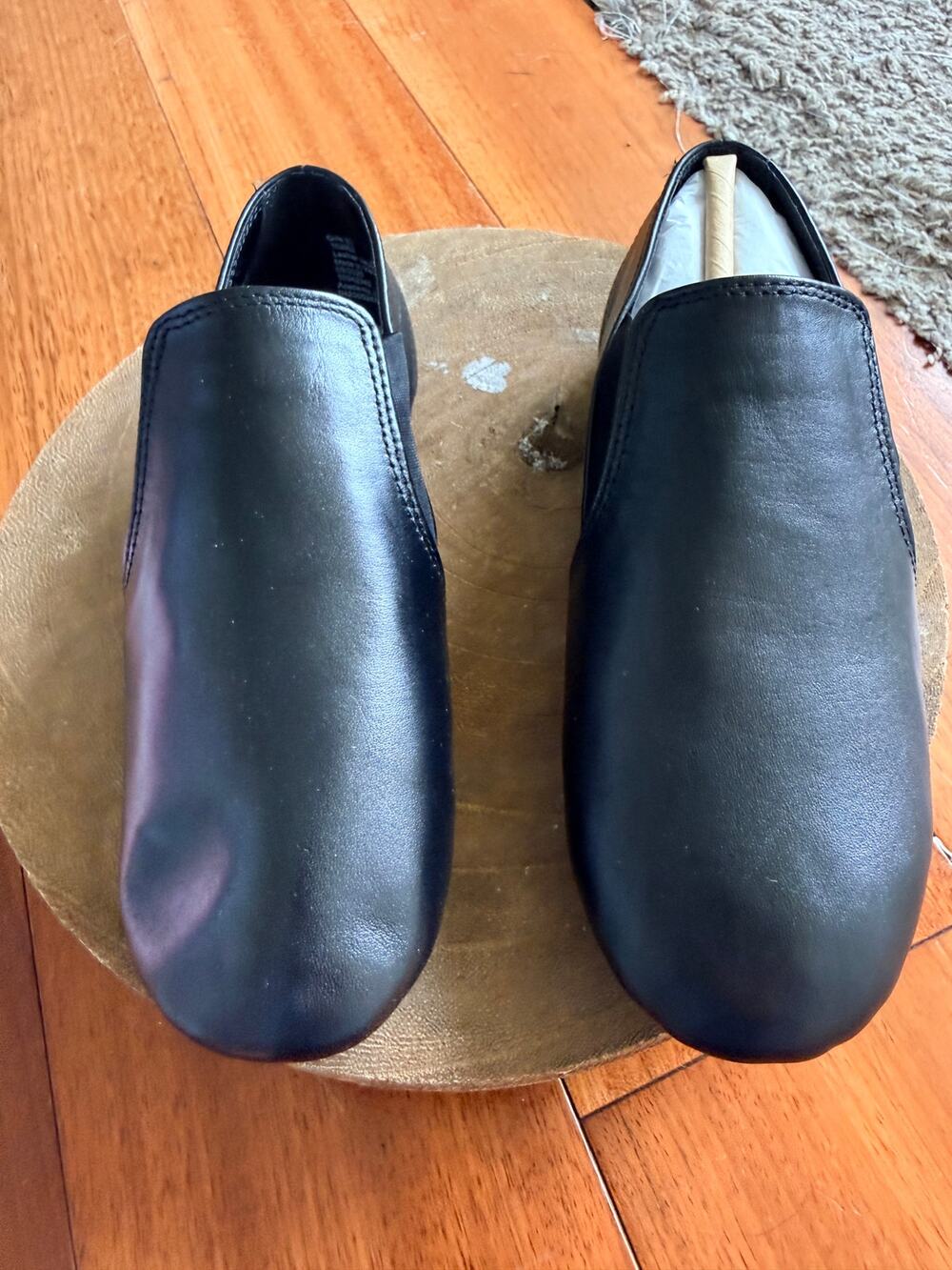 BCG Dance Girls Black Leather Jazz Shoes Size 2 Medium Split Sole NIB